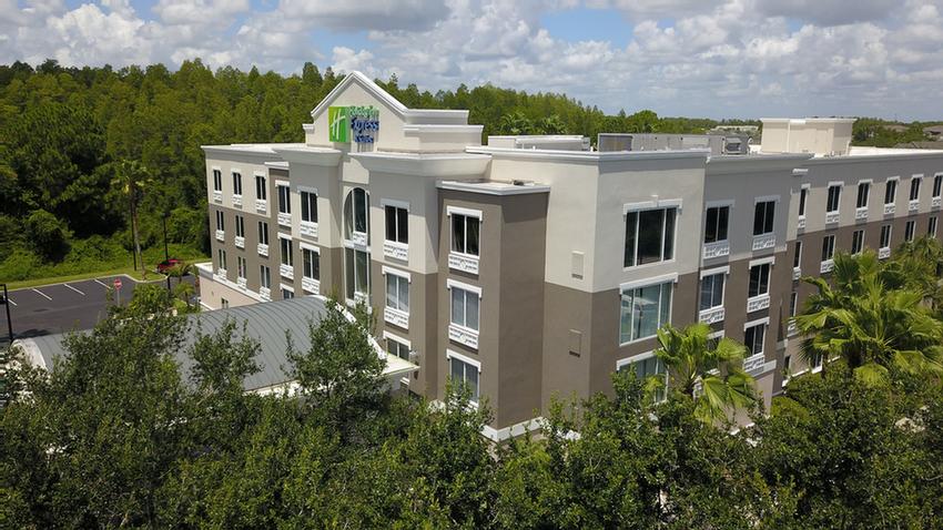 Holiday Inn Express Hotel & Suites - Queen / Queen Studio Suite