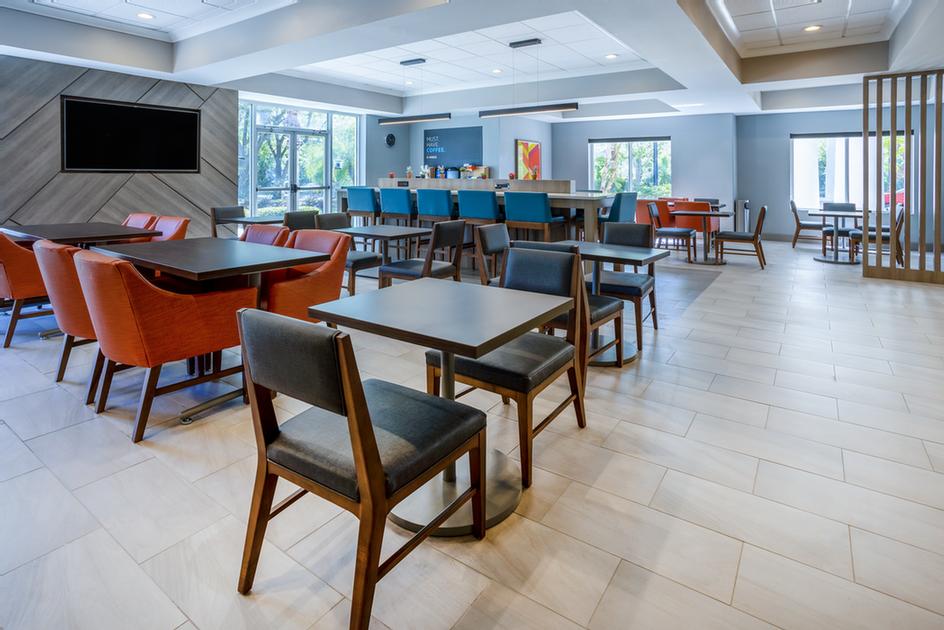 Holiday Inn Express Hotel & Suites - Two Bedroom Presidential Suite