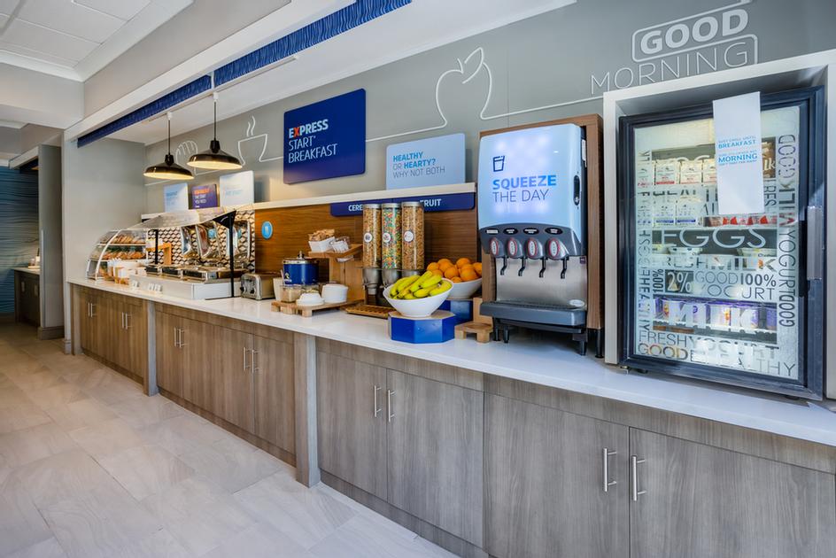 Holiday Inn Express Hotel & Suites - Fitness Center