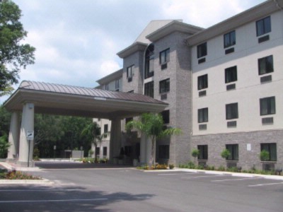 Holiday Inn Express & Suites Nas