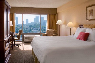 Crowne Plaza Beverly Hills - 