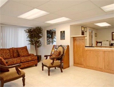 Super 8 Motel - 