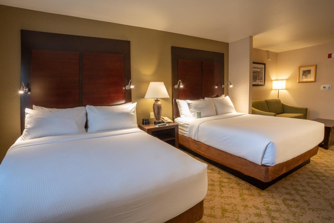 Gold Miners Inn Holiday Inn Express - Hallmark Suite