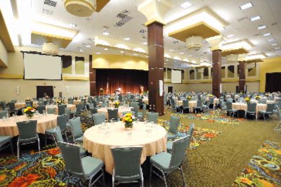 Ramada Oasis Convention Center - 