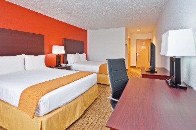 Holiday Inn Express Hotel & Suites - 