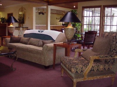 The Inn at Tallgrass - Enjoy The Comfort Of Our Beautiful Hearthroom