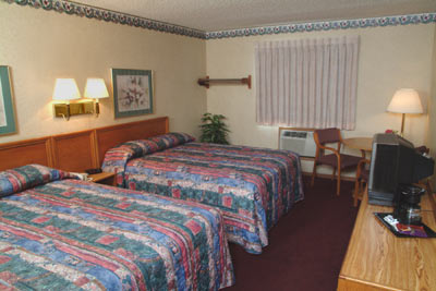 Heartland Inn - Traditional Room With 2 Queen Beds