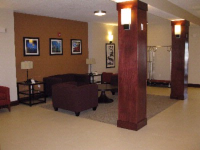 Holiday Inn Express & Suites - 