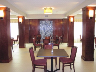 Holiday Inn Express & Suites - 