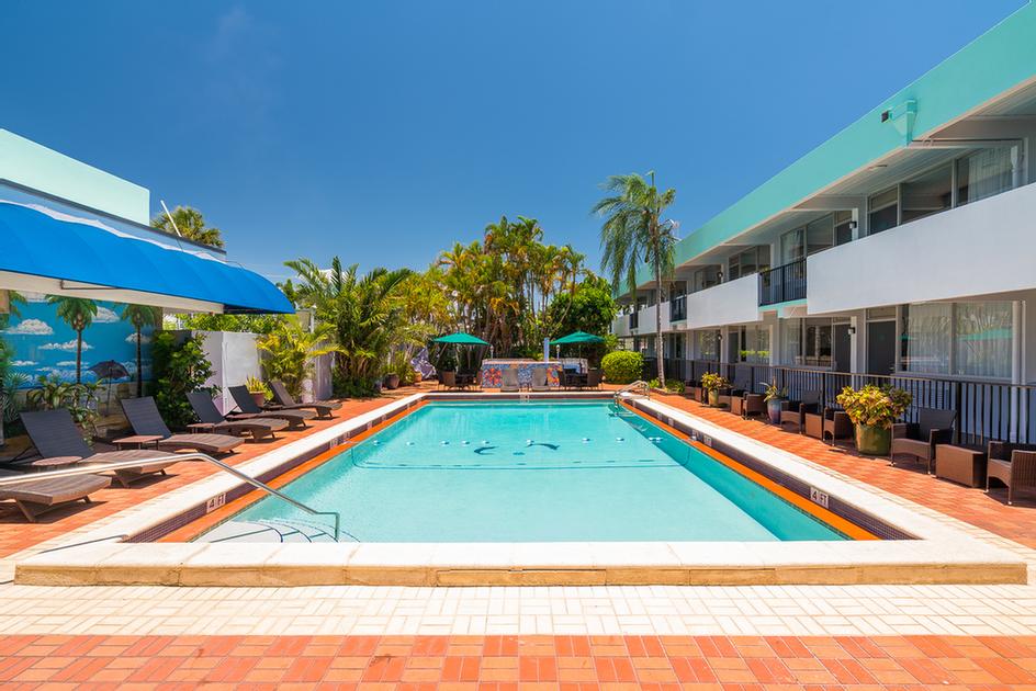Quality Inn South at the Falls - Pool