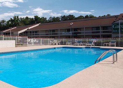 Econo Lodge - 