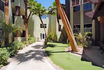 Tahiti Vacation Club - Putting Green