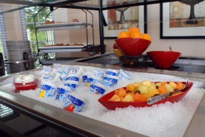 Staybridge Suites - Buffet Area