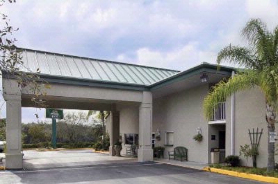 Guesthouse Inn Ellenton - Guest House Entrance