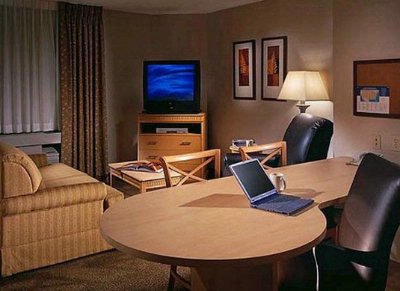 Candlewood Inn & Suites - Suite
