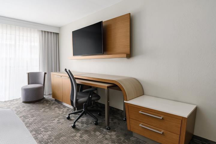 Courtyard by Marriott Lake Buena Vista at Vista Ce - Courtyard Lounge