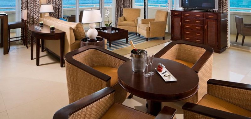 Sheraton Nassau Beach Resort - Telegraph Bar