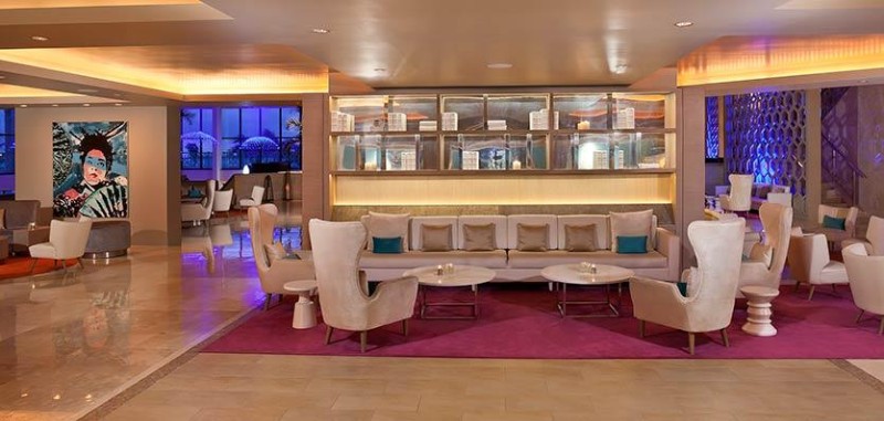 Sheraton Nassau Beach Resort - Swim Up Bar