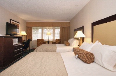 Best Western Emerald Isle Motor Inn - 