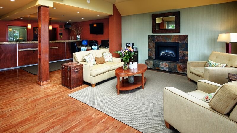 Best Western Emerald Isle Motor Inn - 