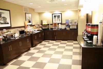Hampton Inn - Complimentary Breakfast Bar