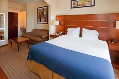Holiday Inn Express Hotel & Suites - 