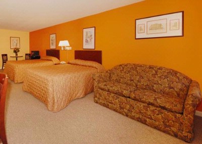 Rodeway Inn - Guest Room Sofabed