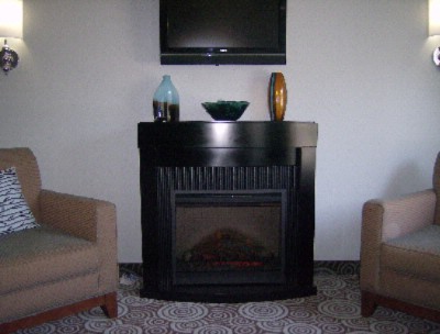 Holiday Inn Express & Suites - Lobby
