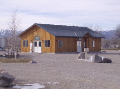 Teton Mountain View Lodge - Laundry Mat Shower Building