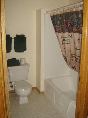 Teton Mountain View Lodge - Typical Bathroom
