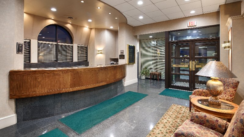 Best Western Gateway Adirondack Inn - 