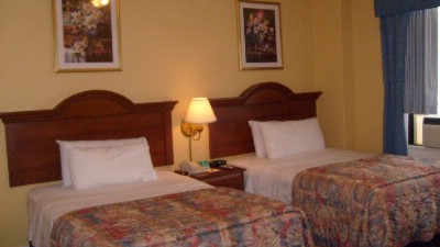 Ritz Milner Hotel - Double Queen Bed