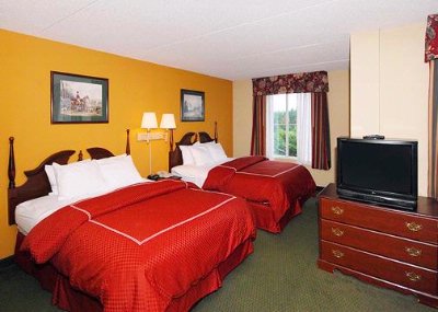 Comfort Suites Concord - Beautiful Two Double Bed Rooms Can Accommodate Any Family.
