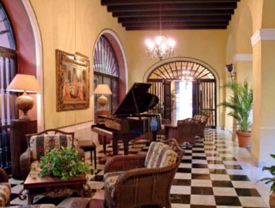 Hotel El Convento - Lobby Area