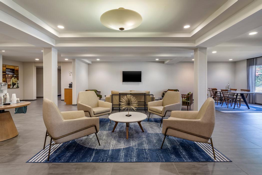 Fairfield Inn & Suites - Main Entrance