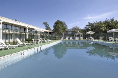 Ramada - Pool