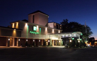 Holiday Inn Select Executive Center - 