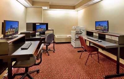 Holiday Inn Select Executive Center - 