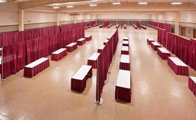 Holiday Inn Select Executive Center - 