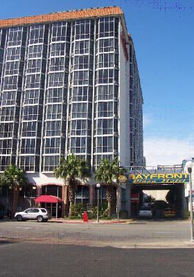 Bayfront Plaza Hotel - 