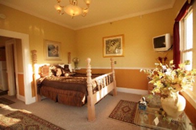The Grayl's Hotel - Waterfront Room