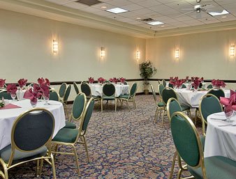 Ramada Inn & Conference Center - 5000 Square Feet Of Flexible Meeting Space