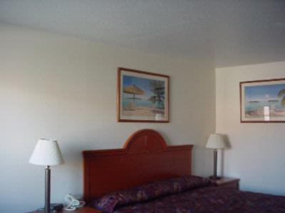 Beachcomber Inn - 