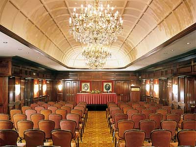 Crowne Plaza London St. James - Edwardian I Set Up Theatre Style