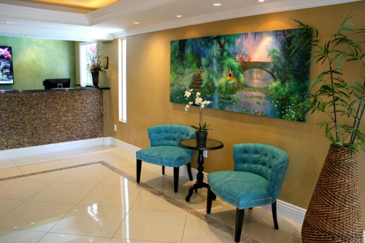 Quality Inn & Suites Anaheim Resort - 