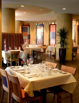 Crowne Plaza Ventura Beach - Restaurant C Street