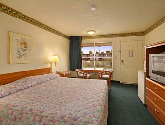 Days Inn & Suites Palmdale / Lancaster - 