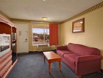 Days Inn & Suites Palmdale / Lancaster - 