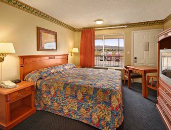 Days Inn & Suites Palmdale / Lancaster - 