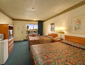 Days Inn & Suites Palmdale / Lancaster - 